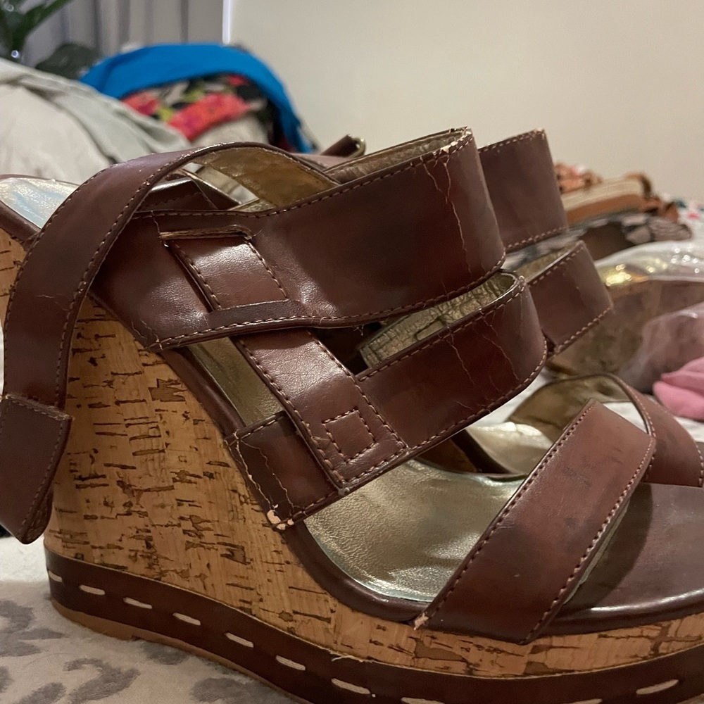 Brown wedges